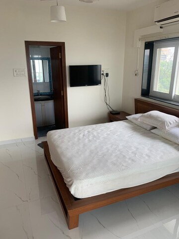 Bedroom in 2 BHK Apartment at Landmark Building Bandra West, Bandra West – for Rent