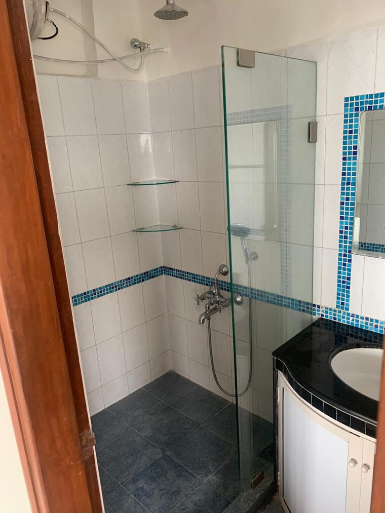 Bathroom, landmark-building-bandra-west 2 Bedroom 856 Sq.Ft. Apartment In Bandra West Mumbai 9525477