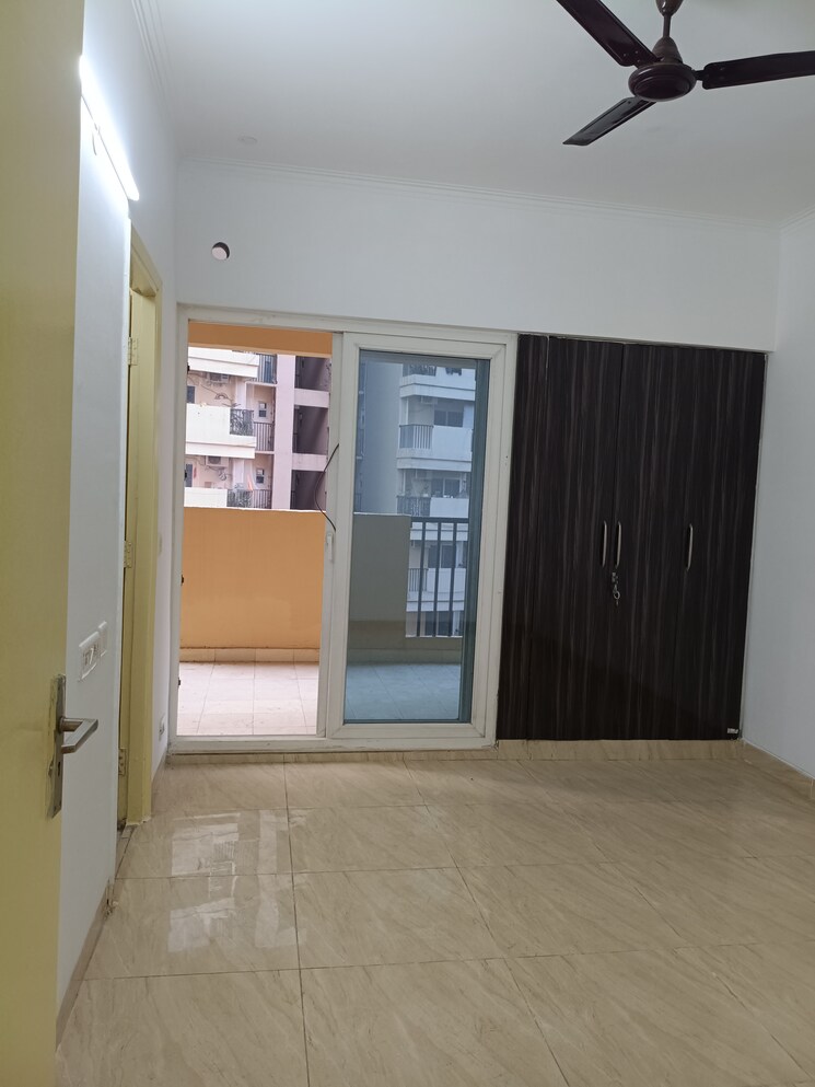 Room, gaur-city-2-14th-avenue 2 Bedroom 955 Sq.Ft. Apartment In Sector 16c Greater Noida Greater Noida 9525510