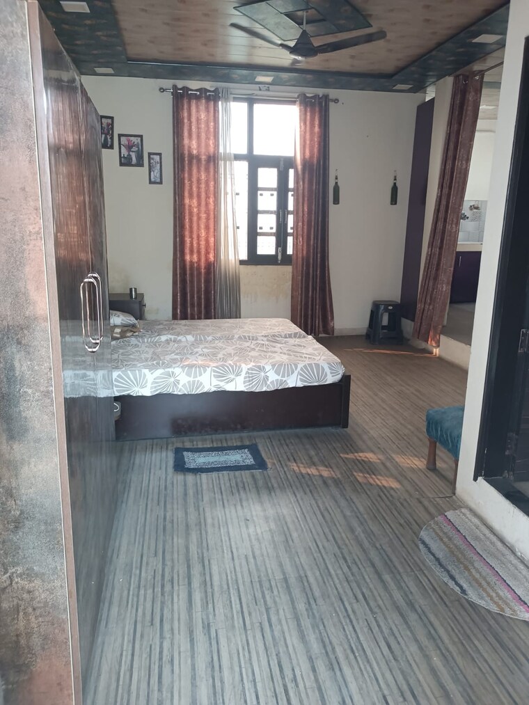 Bedroom, surajmal vihar 1 RK 500 Sq.Ft. Builder Floor In Surajmal Vihar Delhi 9525606