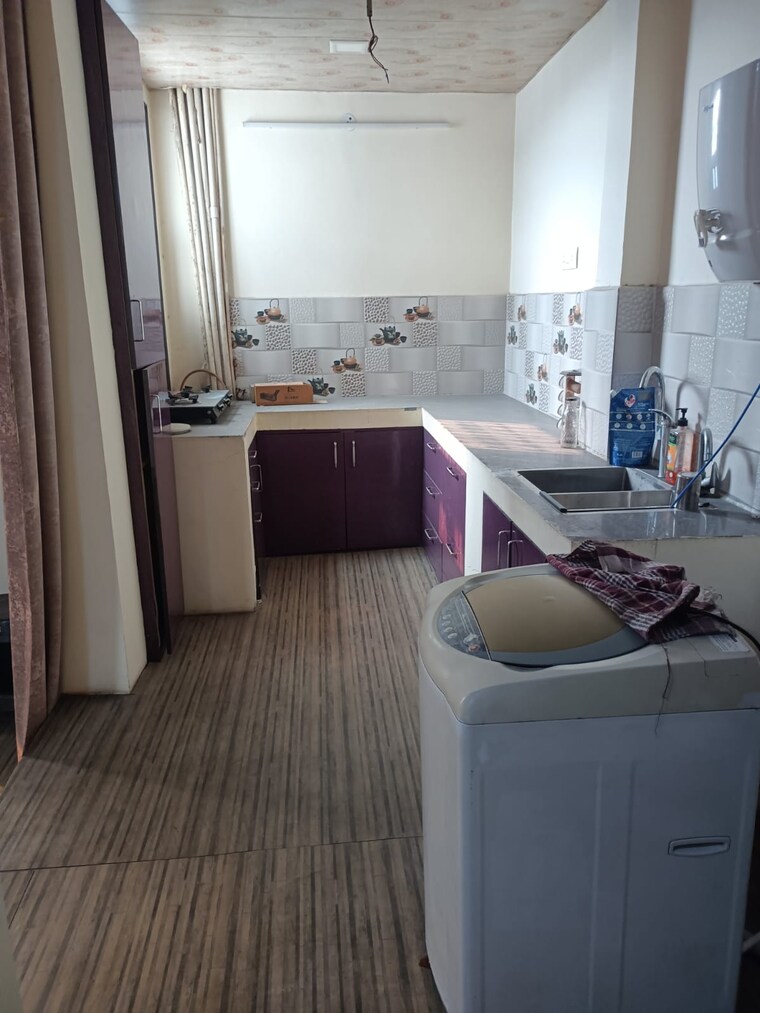 Kitchen, surajmal vihar 1 RK 500 Sq.Ft. Builder Floor In Surajmal Vihar Delhi 9525606