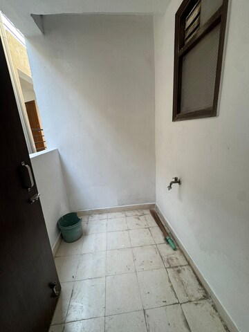 Bathroom in 1 BHK Builder Floor at Saket – for Rent