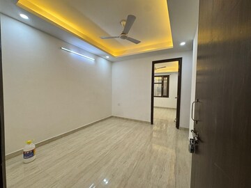 Room in 1 BHK Builder Floor at Saket – for Rent