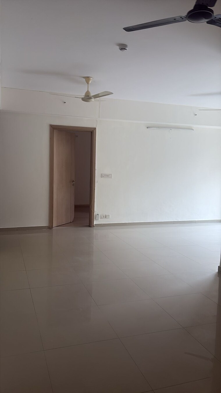 Room, dlf-new-town-heights-ii 4 Bedroom 2000 Sq.Ft. Apartment In Sector 86 Gurgaon 9525507