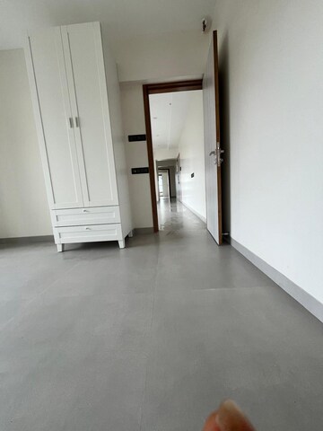 Room in 3 BHK Apartment at Willadel Apartment, Bandra West – for Rent