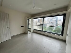 Room in 3 BHK Apartment at Willadel Apartment, Bandra West – for Rent