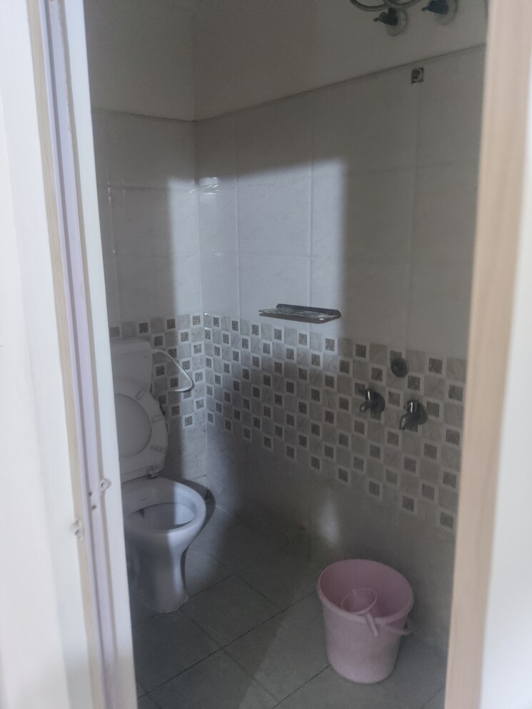 Bathroom, krishna-residency-kadubeesanahalli 1 Bedroom 600 Sq.Ft. Apartment In Kadubeesanahalli Bangalore 9525621