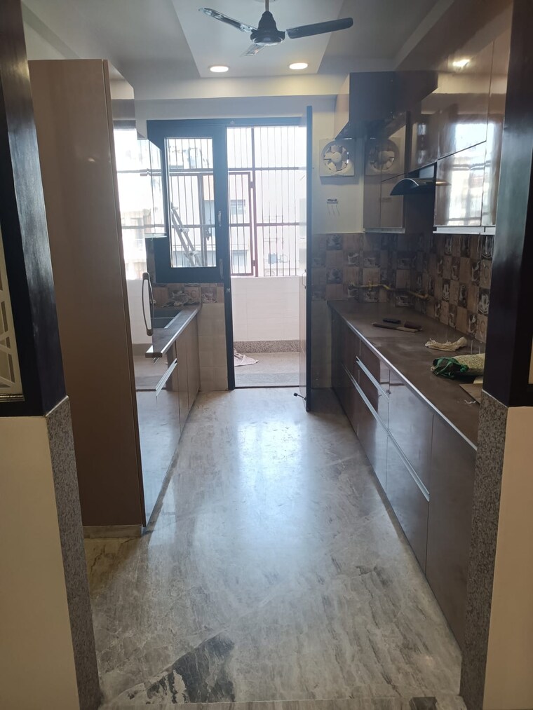 Kitchen, gagan vihar 3 Bedroom 1500 Sq.Ft. Builder Floor In Gagan Vihar Delhi 9525724