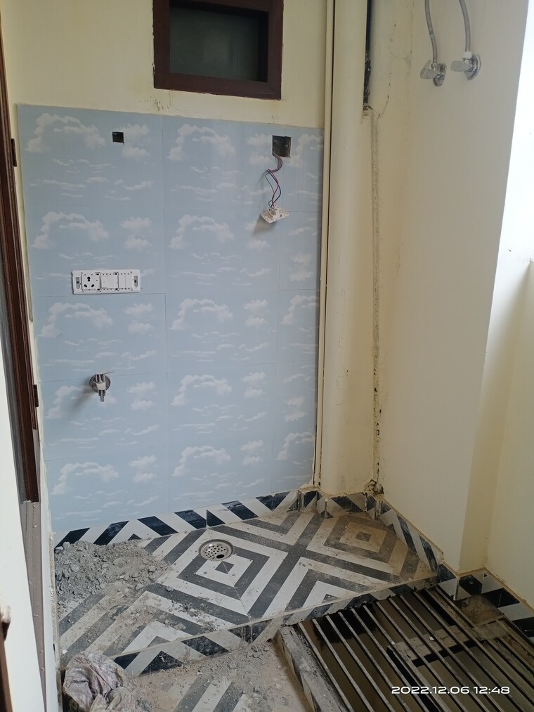 Attached Bathroom, vasant kunj 3 Bedroom 1350 Sq.Ft. Builder Floor In Vasant Kunj Delhi 9525759