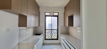 Room in 2 BHK Apartment at Lower Parel – for Rent