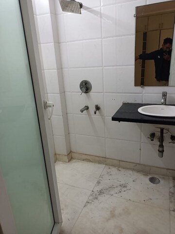 Bathroom in 3 BHK Builder Floor at Sharad Vihar, Karkardooma – for Rent