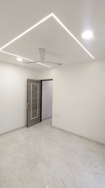 Room in 1 BHK Apartment at Shree Sainath Prathamesh Elite, Kandivali West – for Sale