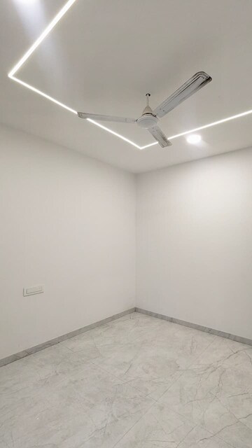 Room in 1 BHK Apartment at Shree Sainath Prathamesh Elite, Kandivali West – for Sale