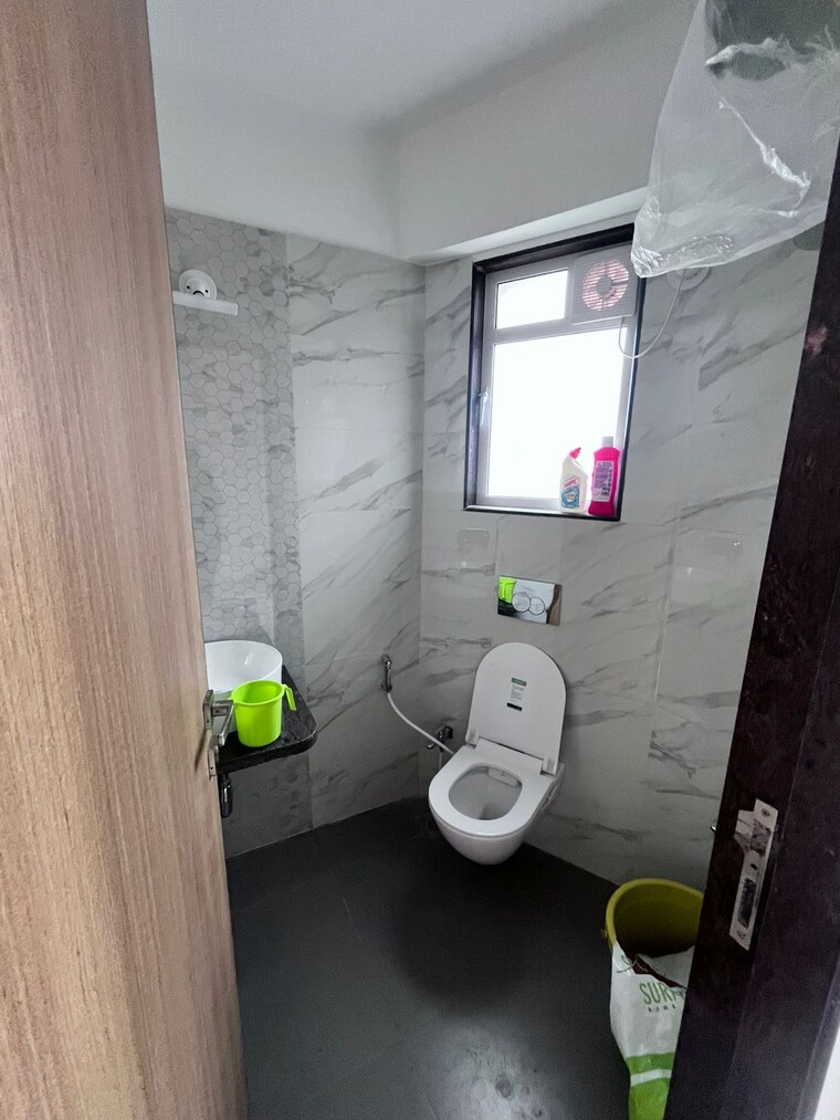 Bathroom, parikh-perry-apartments 2 Bedroom 573 Sq.Ft. Apartment In Malad West Mumbai 9525950