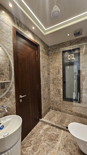 Furnished Amenities in 4 BHK Builder Floor at Ansal Sushant Floors, Sushant Lok ii – for Sale