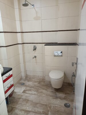 Bathroom in 3 BHK Builder Floor at Sharad Vihar, Karkardooma – for Rent