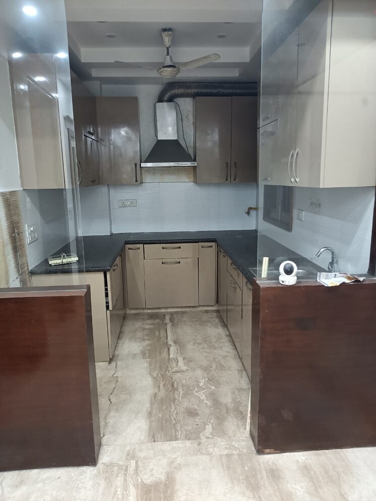 Kitchen, sharad-vihar 3 Bedroom 1800 Sq.Ft. Builder Floor In Karkardooma Delhi 9525991