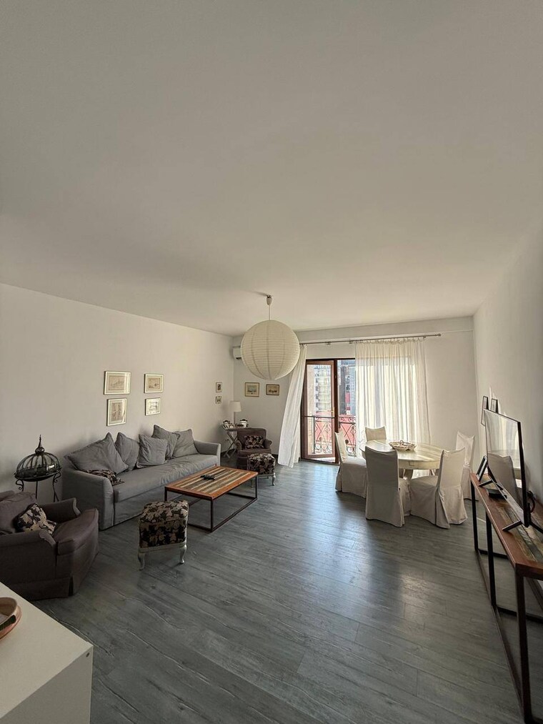 Living Room, safdarjung enclave 3 Bedroom 300 Sq.Yd. Builder Floor In Safdarjung Enclave Delhi 9525989