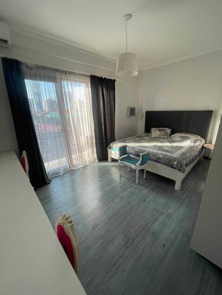 Bedroom, safdarjung enclave 3 Bedroom 300 Sq.Yd. Builder Floor In Safdarjung Enclave Delhi 9525989