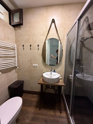 Bathroom in 3 BHK Builder Floor at Safdarjung Enclave – for Rent