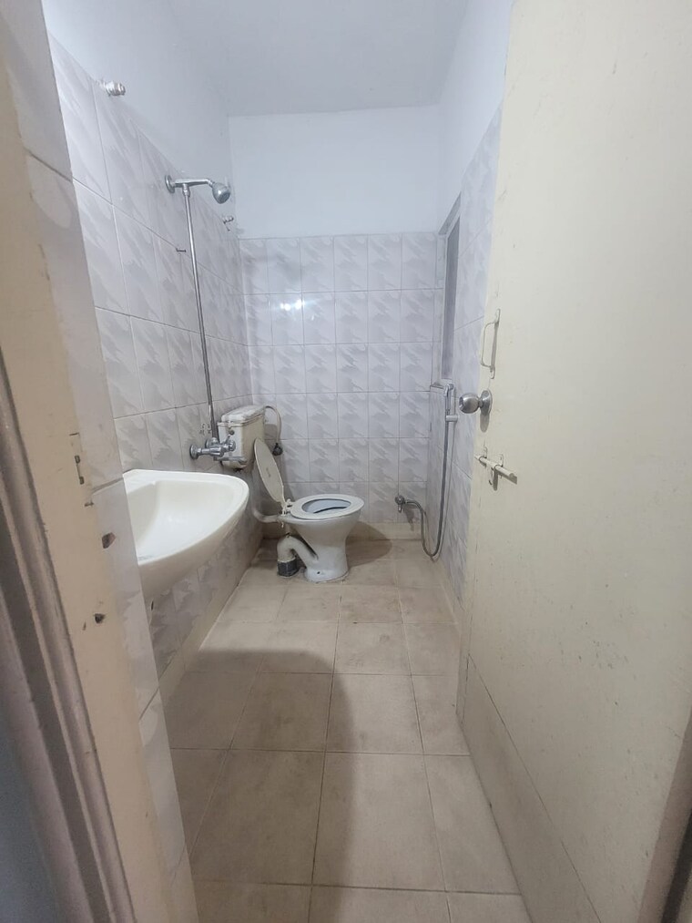 Bathroom, sun-city 5 Bedroom 1800 Sq.Ft. Villa In Sinhagad Road Pune 9526056