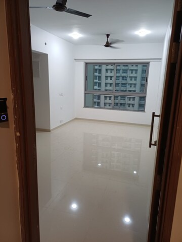2 BHK Apartment For Rent in Kalpataru Immensa, Kolshet Road