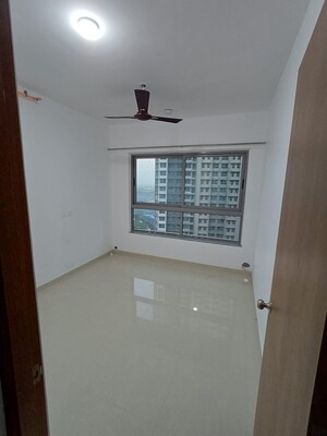 Room in 2 BHK Apartment at Kalpataru Immensa, Kolshet Road – for Rent