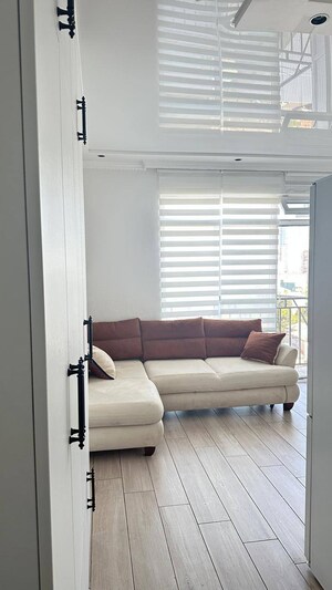 Living Room in 4 BHK Builder Floor at Mayfair Garden – for Rent