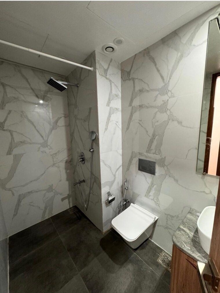 Bathroom, worli 2 Bedroom 857 Sq.Ft. Apartment In Worli Mumbai 9525979