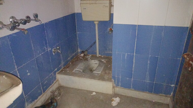 Bathroom, vaishali sector 3 1 Bedroom 380 Sq.Ft. Builder Floor In Vaishali Sector 3 Ghaziabad 9526237