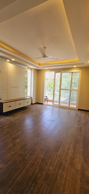 Room in 3 BHK Builder Floor at SS Mayfield Gardens, Sector 51 – for Sale