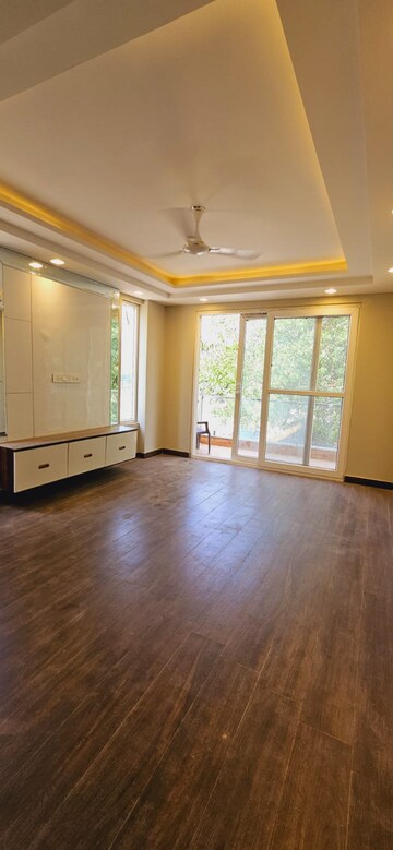 Room in 3 BHK Builder Floor at SS Mayfield Gardens, Sector 51 – for Sale