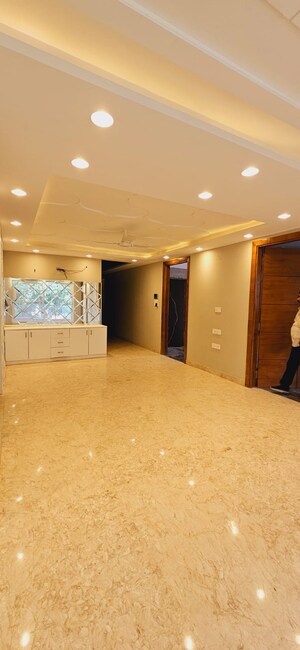 Room in 3 BHK Builder Floor at SS Mayfield Gardens, Sector 51 – for Sale