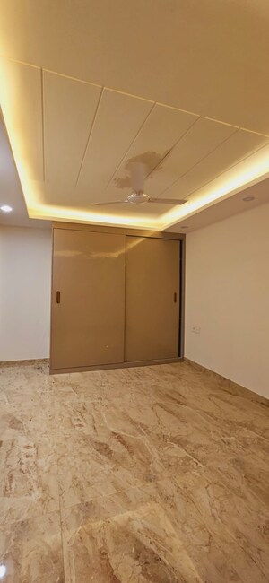 Room in 3 BHK Builder Floor at SS Mayfield Gardens, Sector 51 – for Sale