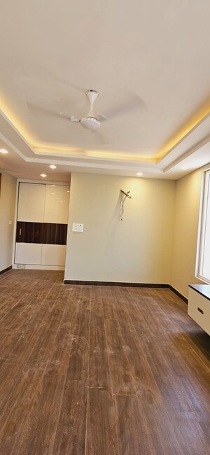 Room in 3 BHK Builder Floor at SS Mayfield Gardens, Sector 51 – for Sale