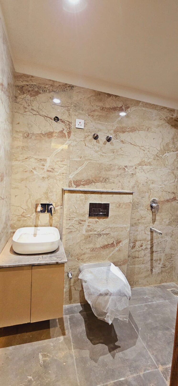 Bathroom, ss-mayfield-gardens 3 Bedroom 2340 Sq.Ft. Builder Floor In Sector 51 Gurgaon 9526300