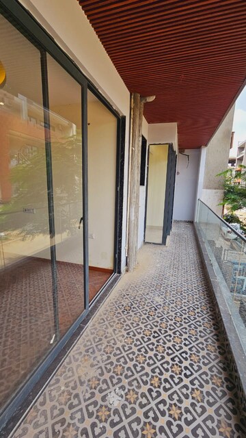 Building Lobby in 4 BHK Builder Floor at SS Southend Floors, South City 2 – for Sale