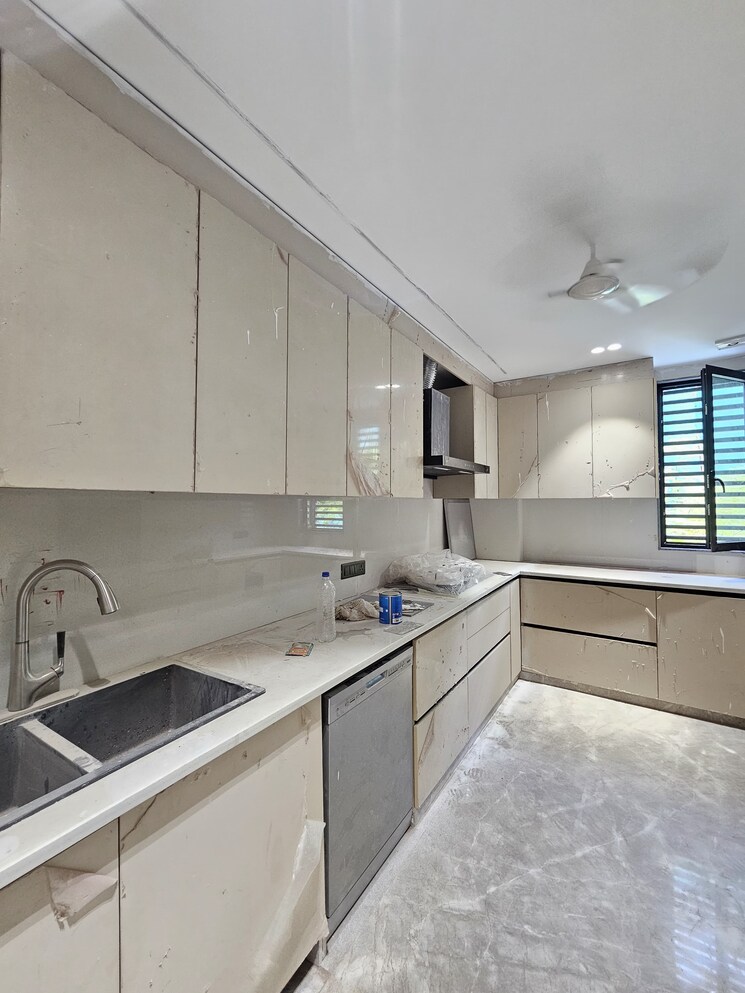 Kitchen, ss-southend-floors 4 Bedroom 285 Sq.Yd. Builder Floor In South City 2 Gurgaon 9526299