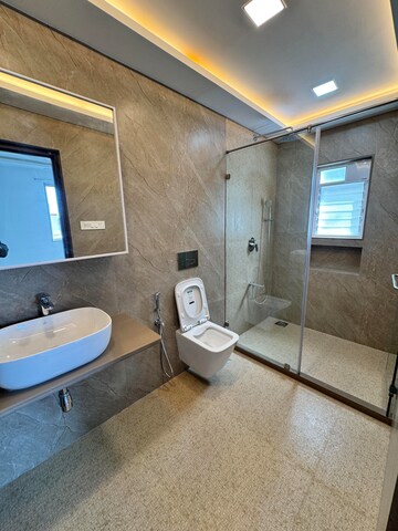 Furnished Amenities in 2 BHK Apartment at Prabhadevi – for Rent