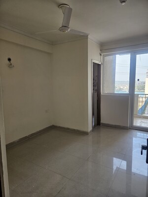 Room in 3 BHK Apartment at Pareena Coban Residences, Sector 99a – for Rent