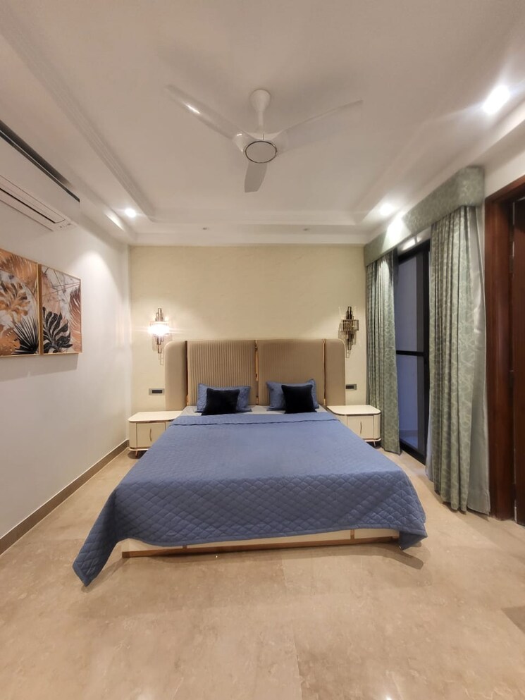 Bedroom, omaxe-designer-villas-mayfield-garden 4 Bedroom 4500 Sq.Ft. Builder Floor In Sector 51 Gurgaon 9526369