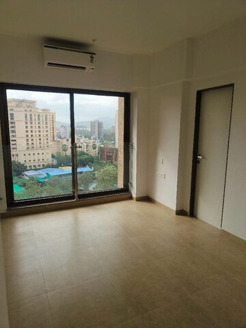 Room in 3 BHK Apartment at Kanakia Silicon Valley, Powai – for Rent