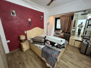 Master Bedroom in 2 BHK Apartment at Apsara Apartments, Pali Hill – for Rent