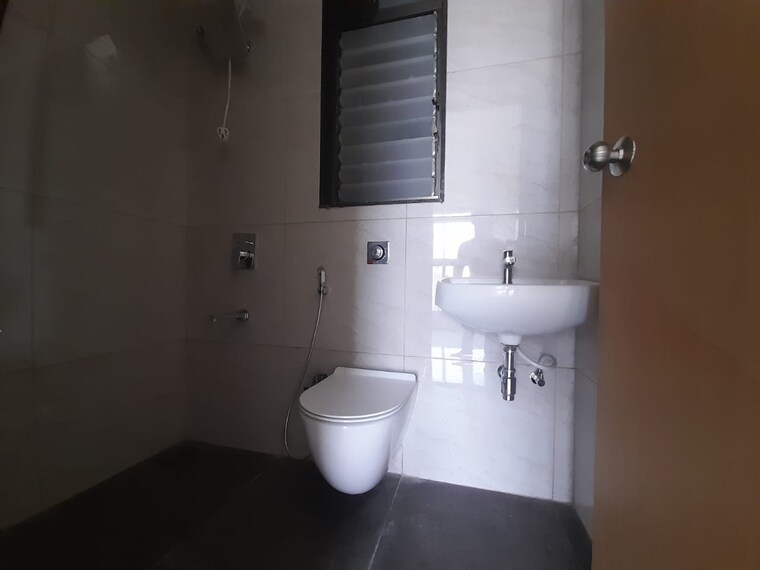 Bathroom, goregaon west 2 Bedroom 530 Sq.Ft. Apartment In Goregaon West Mumbai 9526408