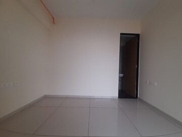 Room in 2 BHK Apartment at Goregaon West – for Rent