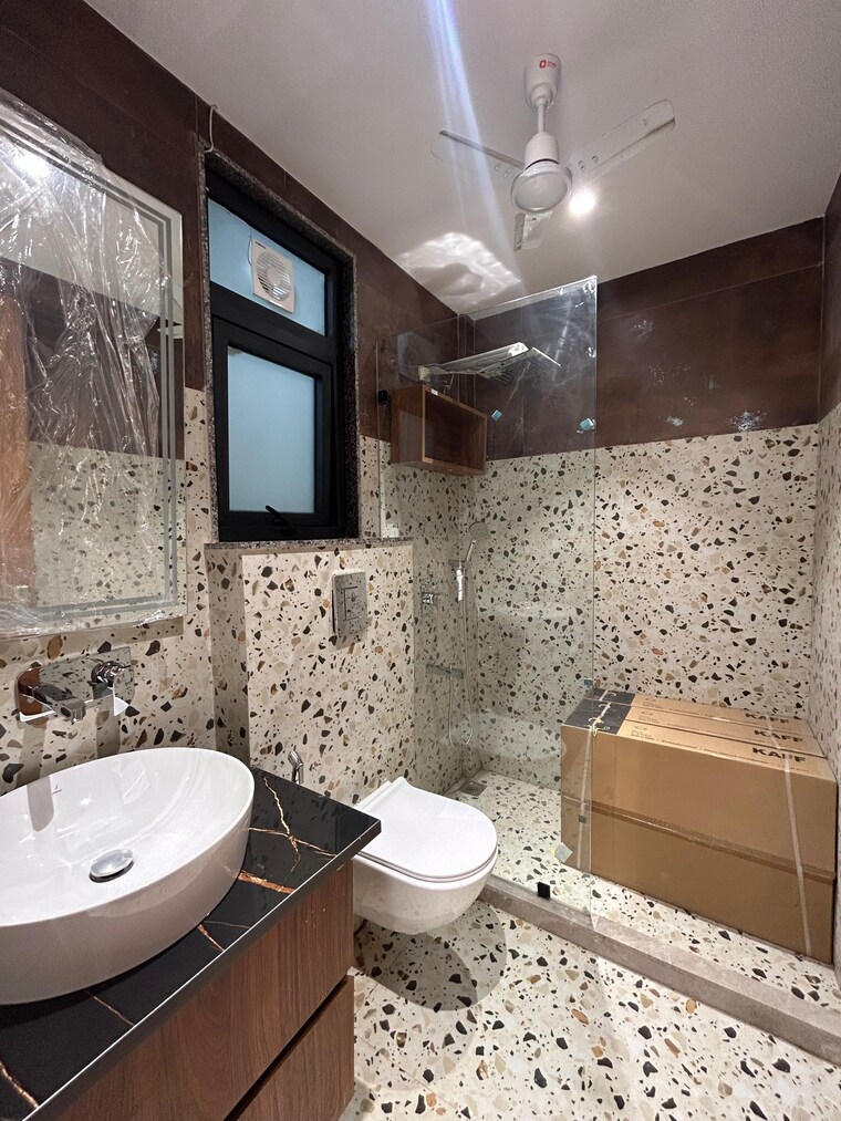 Attached Bathroom, sector 56 4 Bedroom 2700 Sq.Ft. Builder Floor In Sector 56 Gurgaon 9526451
