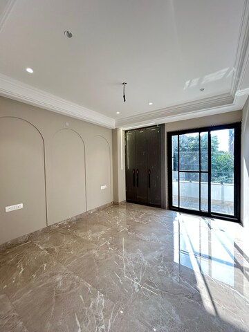 Room in 4 BHK Builder Floor at Sector 56 – for Sale