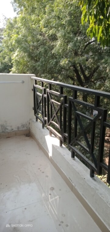 Balcony in 2.5 BHK Apartment at DDA Rosewood Apartments, Vasant Kunj – for Rent