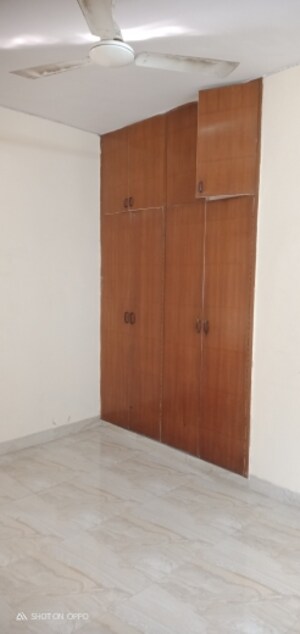 Room in 2.5 BHK Apartment at DDA Rosewood Apartments, Vasant Kunj – for Rent