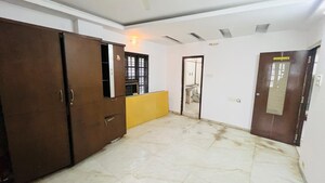 Room in 4 BHK Apartment at Sri Varasiddi Nivas, Hakimpet – for Rent
